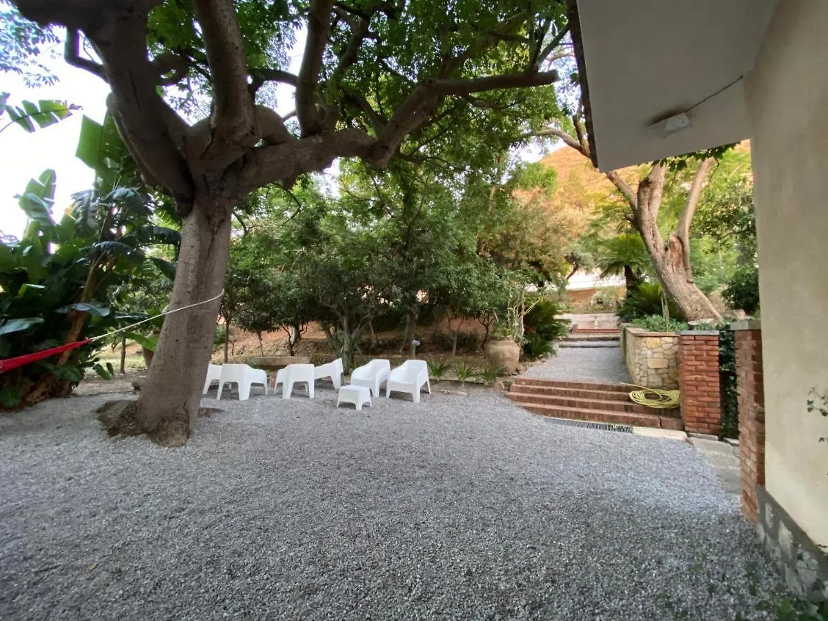 Villa Tana Pacenzia Cefalu Italy